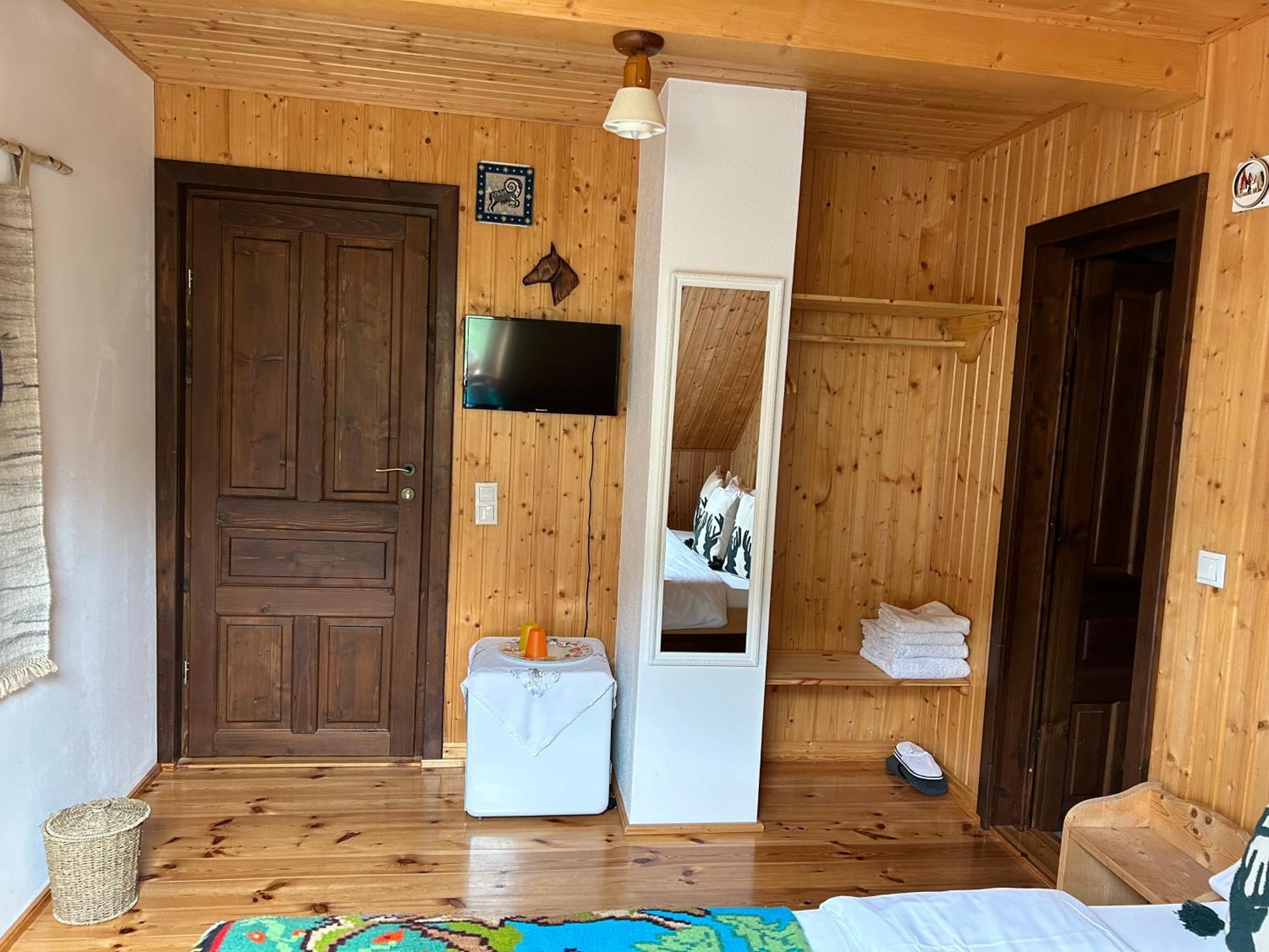 Casa Muchia Lui Girnita Villa Braşov Exteriör bild